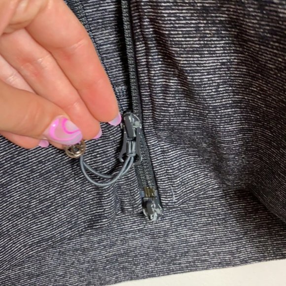 LULULEMON In Stride Jacket Heathered Coal & Grey - Picture 12 of 12